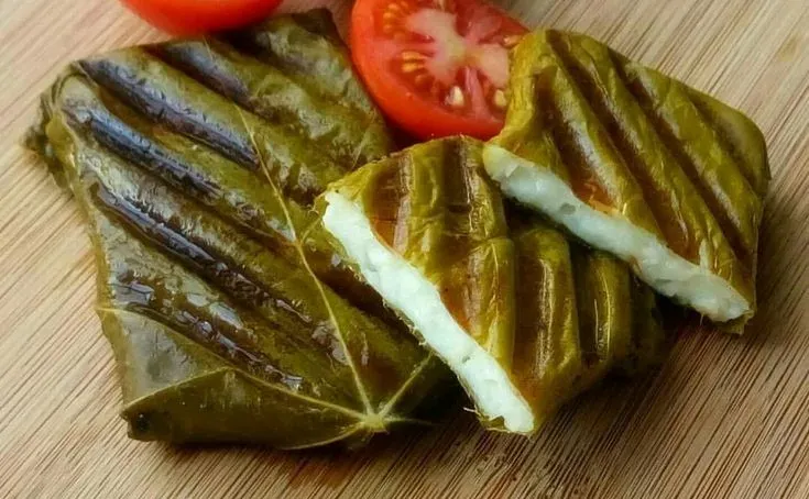 ASMA YAPRAĞINDA HELLİM PEYNİRİ