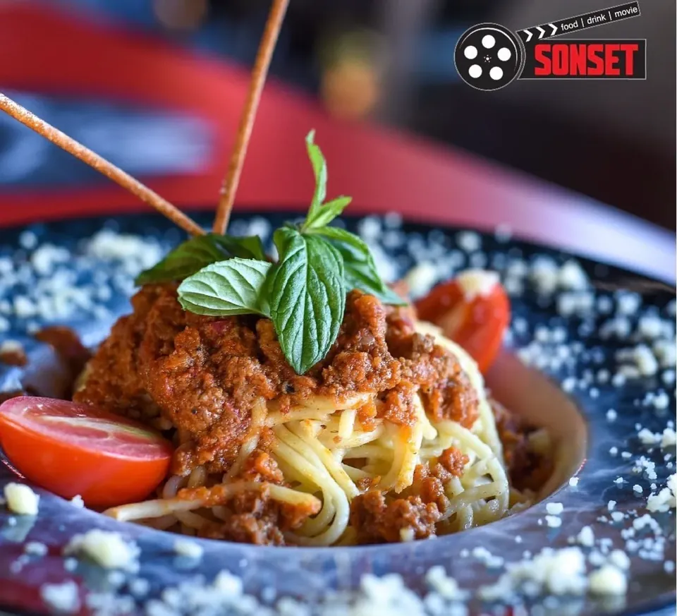 SPAGETTİ NAPOLİTEN