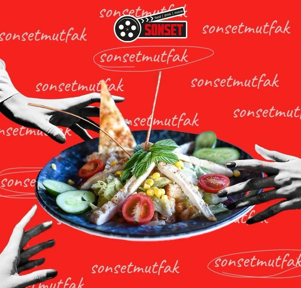 SEZAR SALATA TAVUKLU
